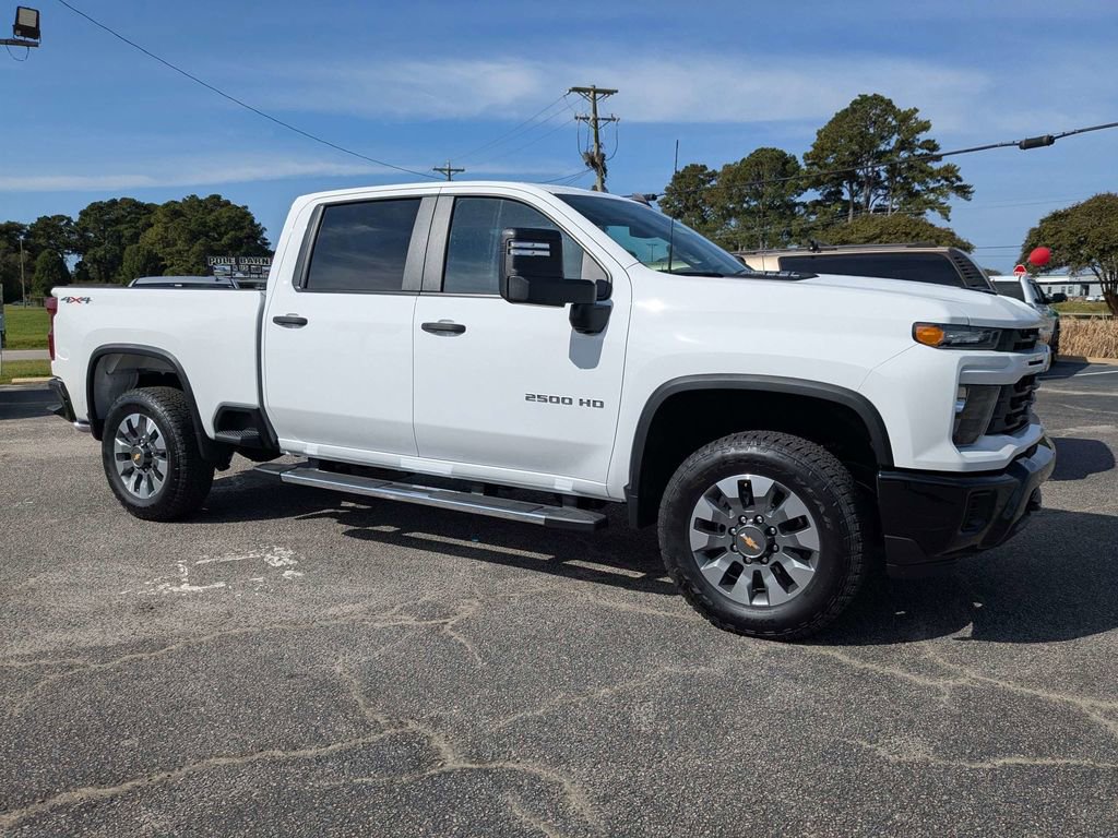 2026 Chevrolet Silverado 2500HD Custom photo 3