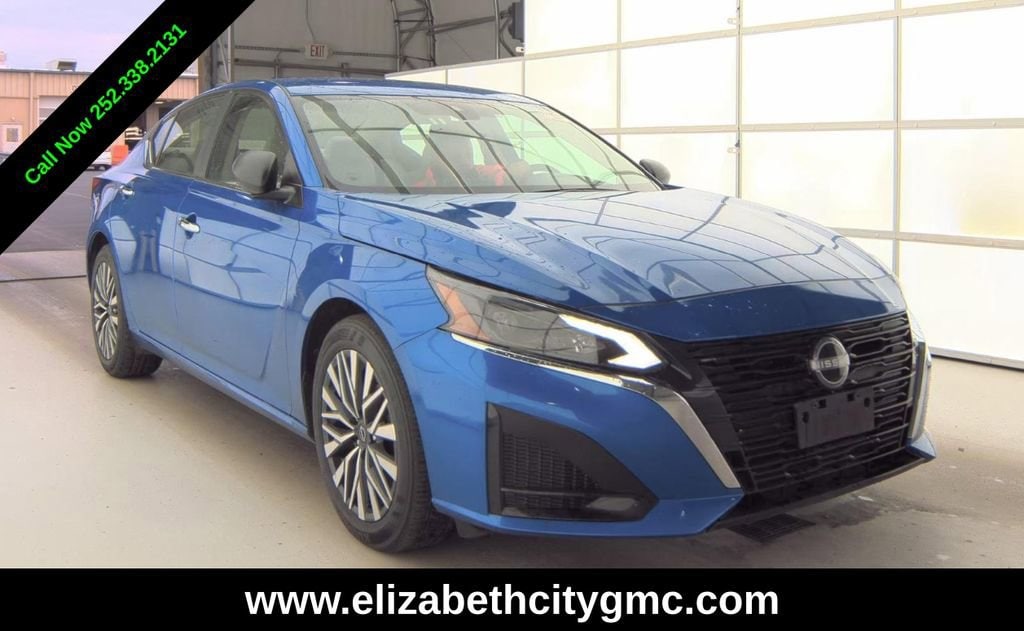 Used 2025 Nissan Altima SV Sedan