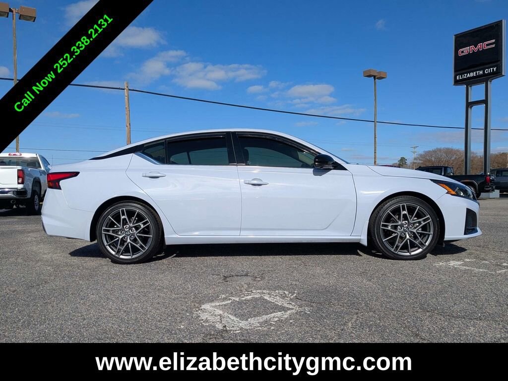 Used 2023 Nissan Altima 2.0 SR Sedan