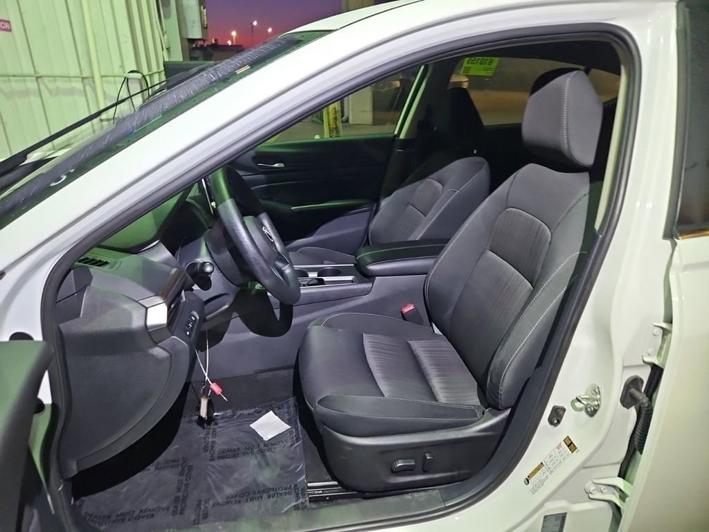 Used 2025 Nissan Altima SV Sedan