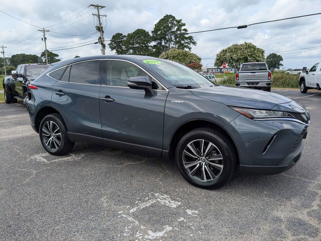 2021 Toyota Venza LE photo 3