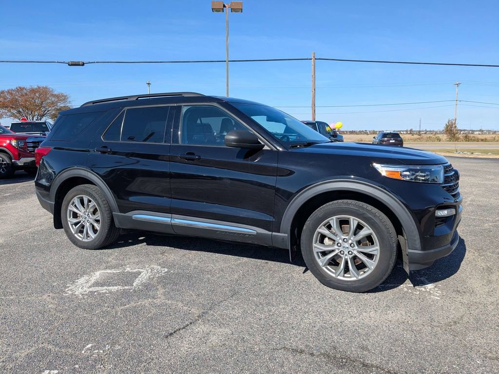 2020 Ford Explorer XLT photo 2