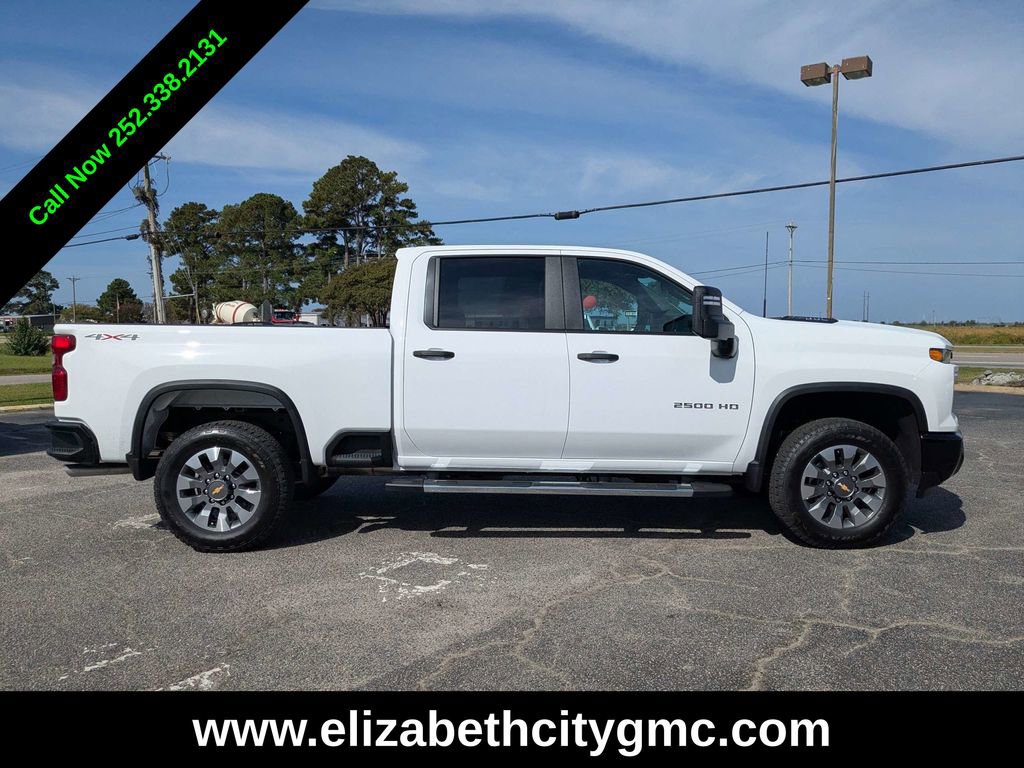 2026 Chevrolet Silverado 2500HD Custom photo 2