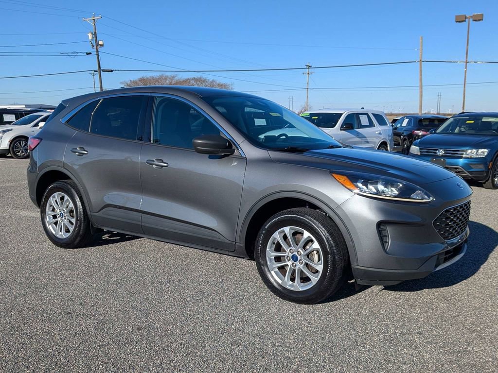 2022 Ford Escape SE photo 2