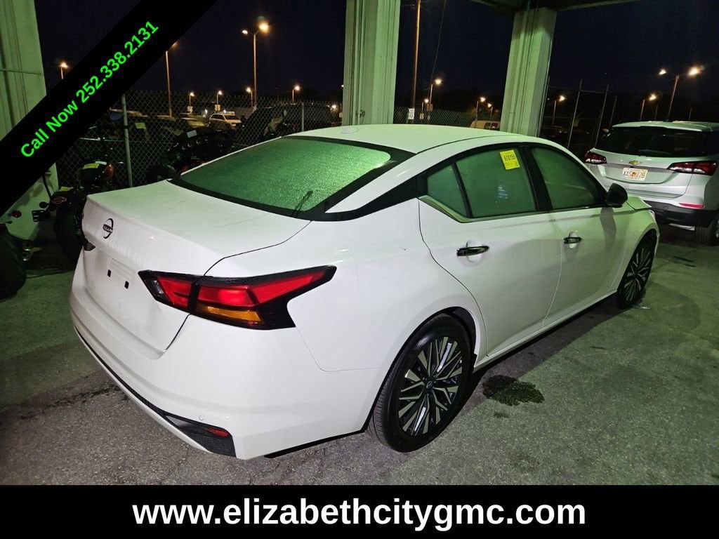 Used 2025 Nissan Altima SV Sedan