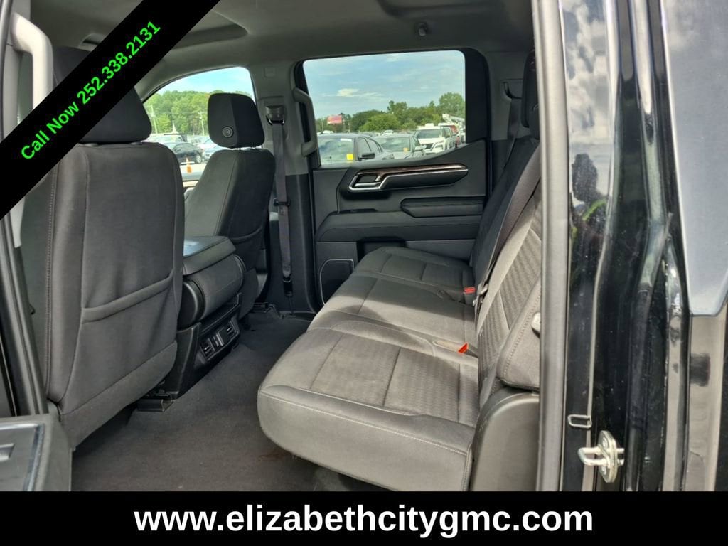 2023 Chevrolet Silverado 1500 LT photo 2
