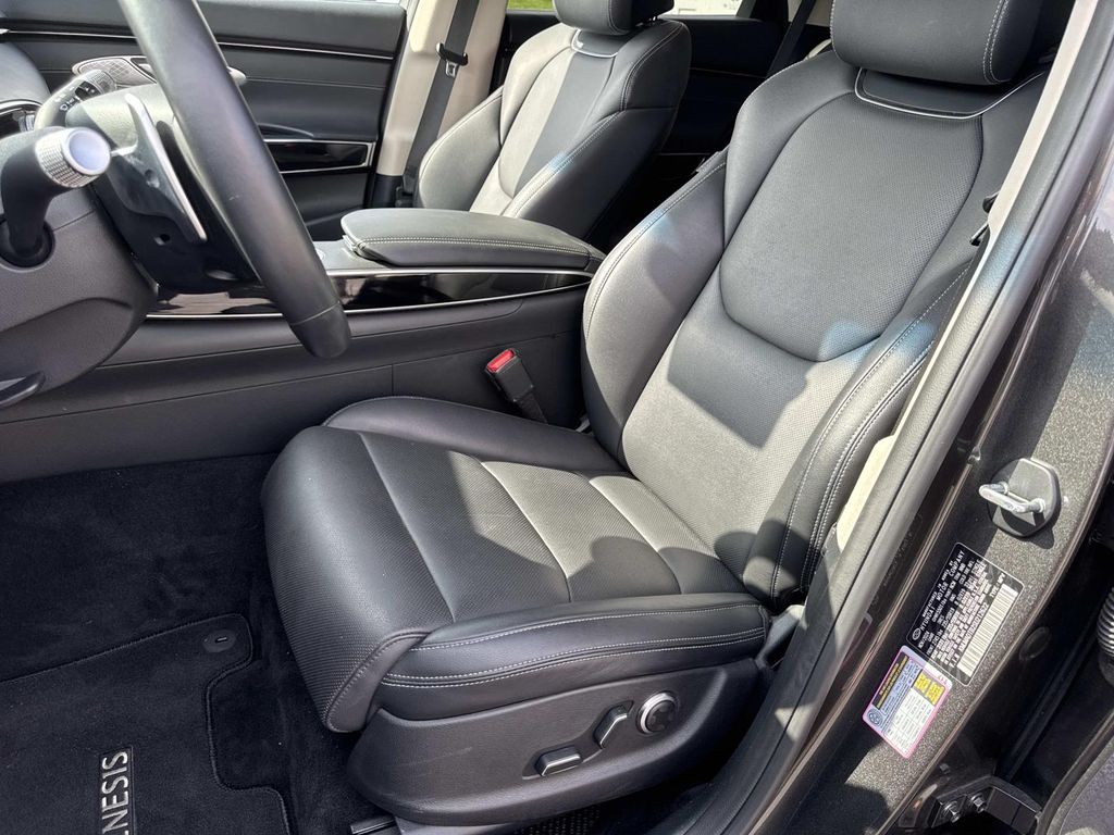 2025 GENESIS GV70 Standard - Photo 30
