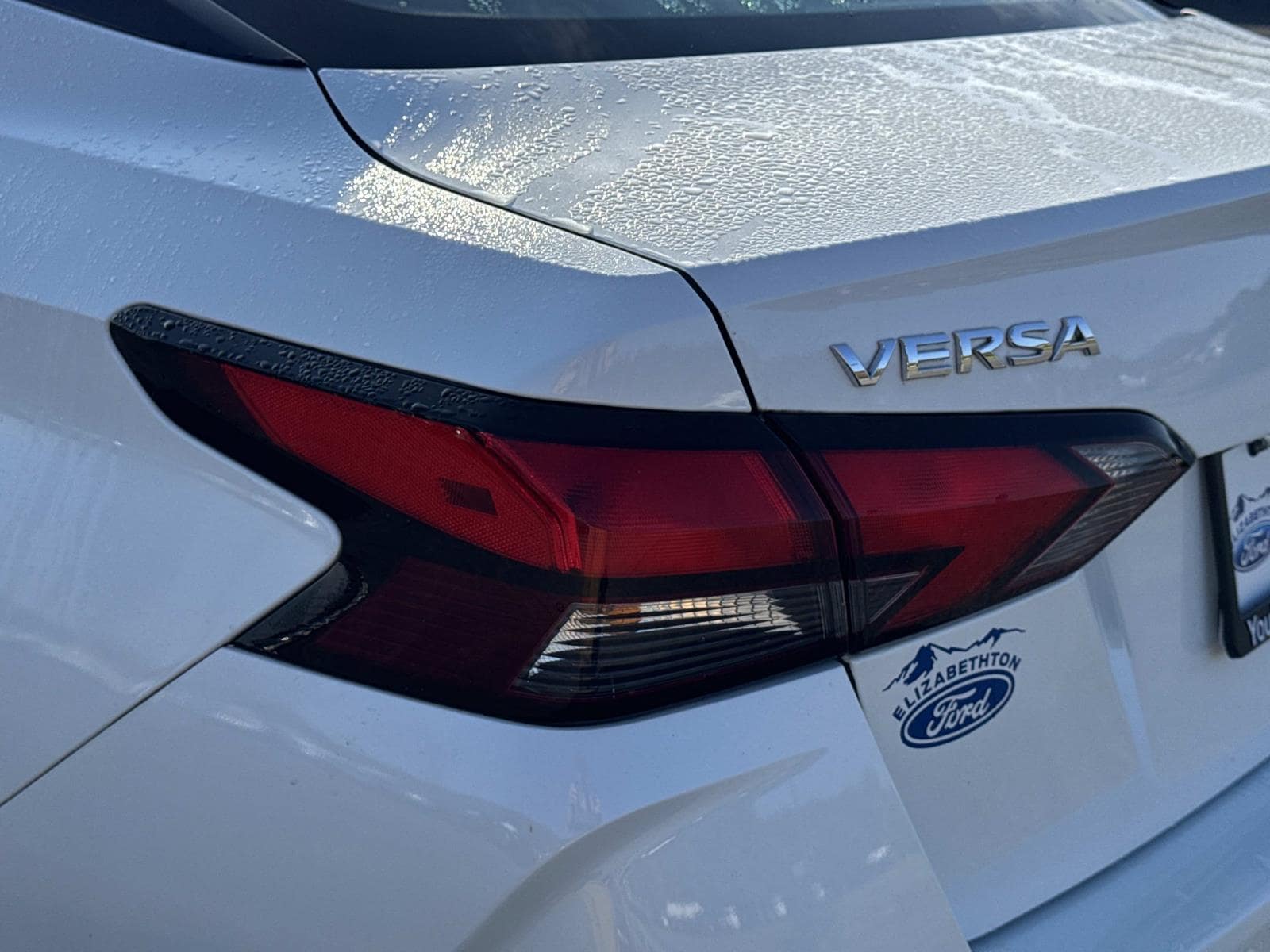 2024 Nissan Versa Sedan SV - Photo 10