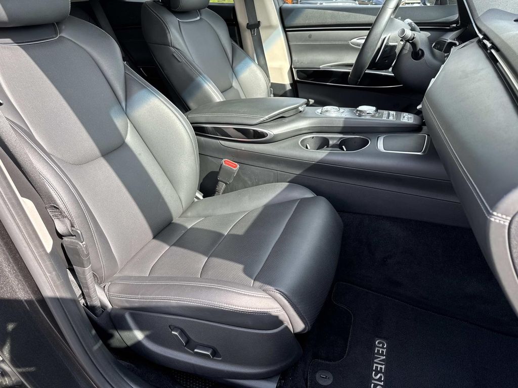2025 GENESIS GV70 Standard - Photo 26