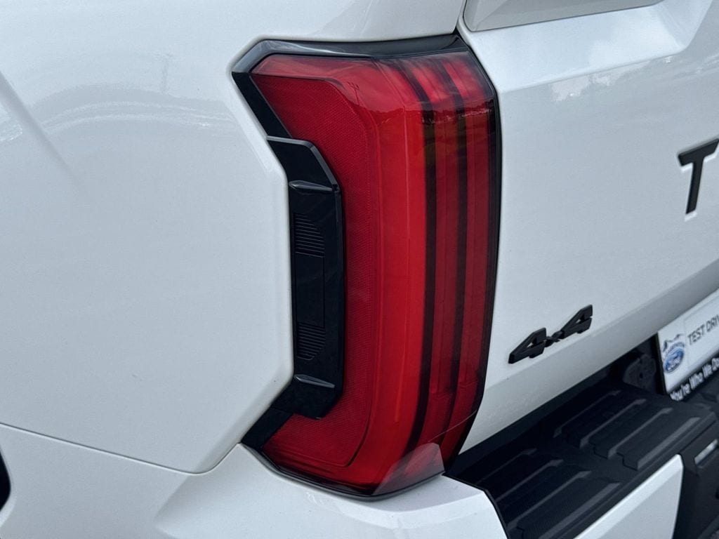 2024 Toyota Tundra SR5 - Photo 10