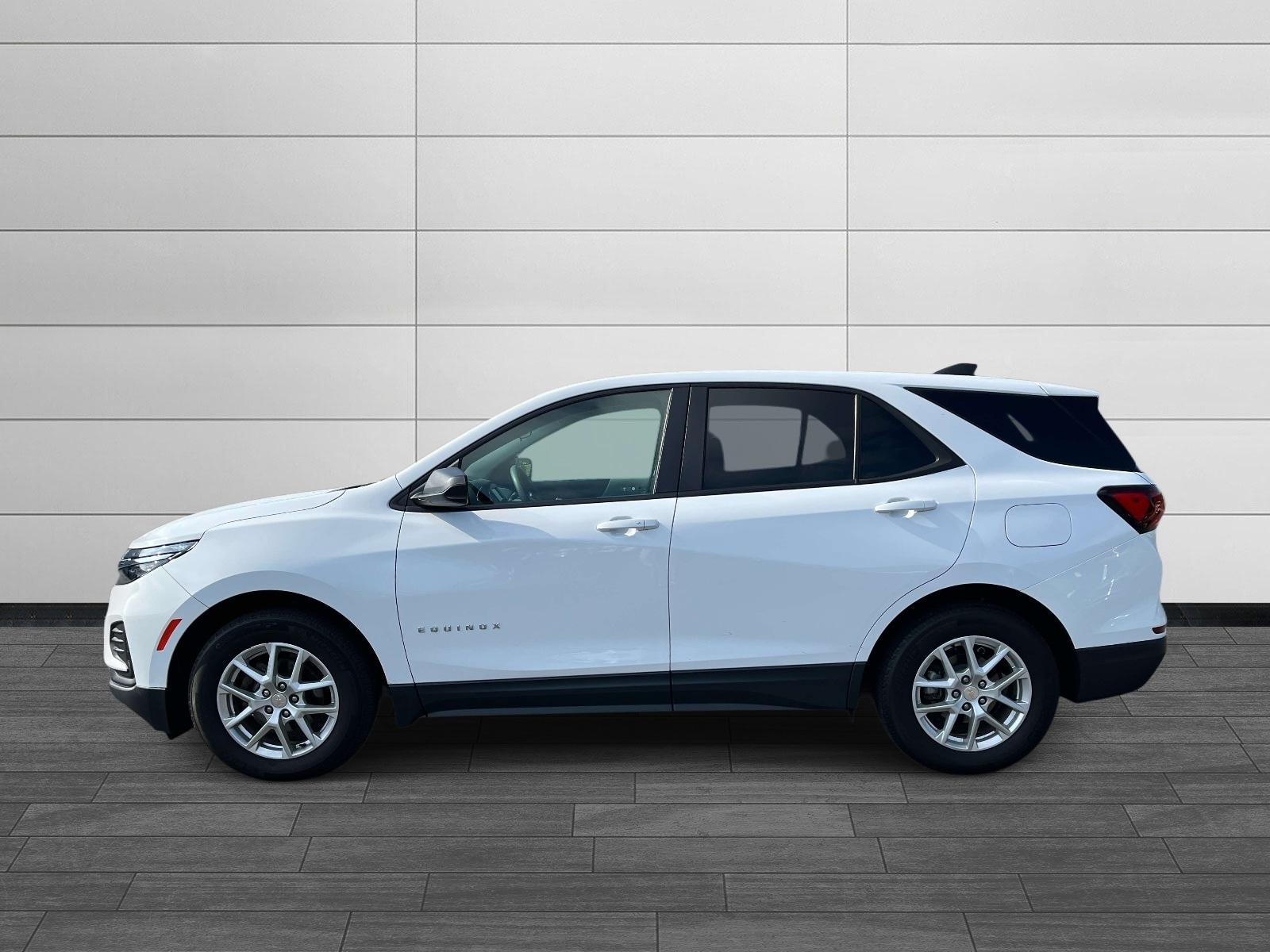 2023 Chevrolet Equinox LS - Photo 6