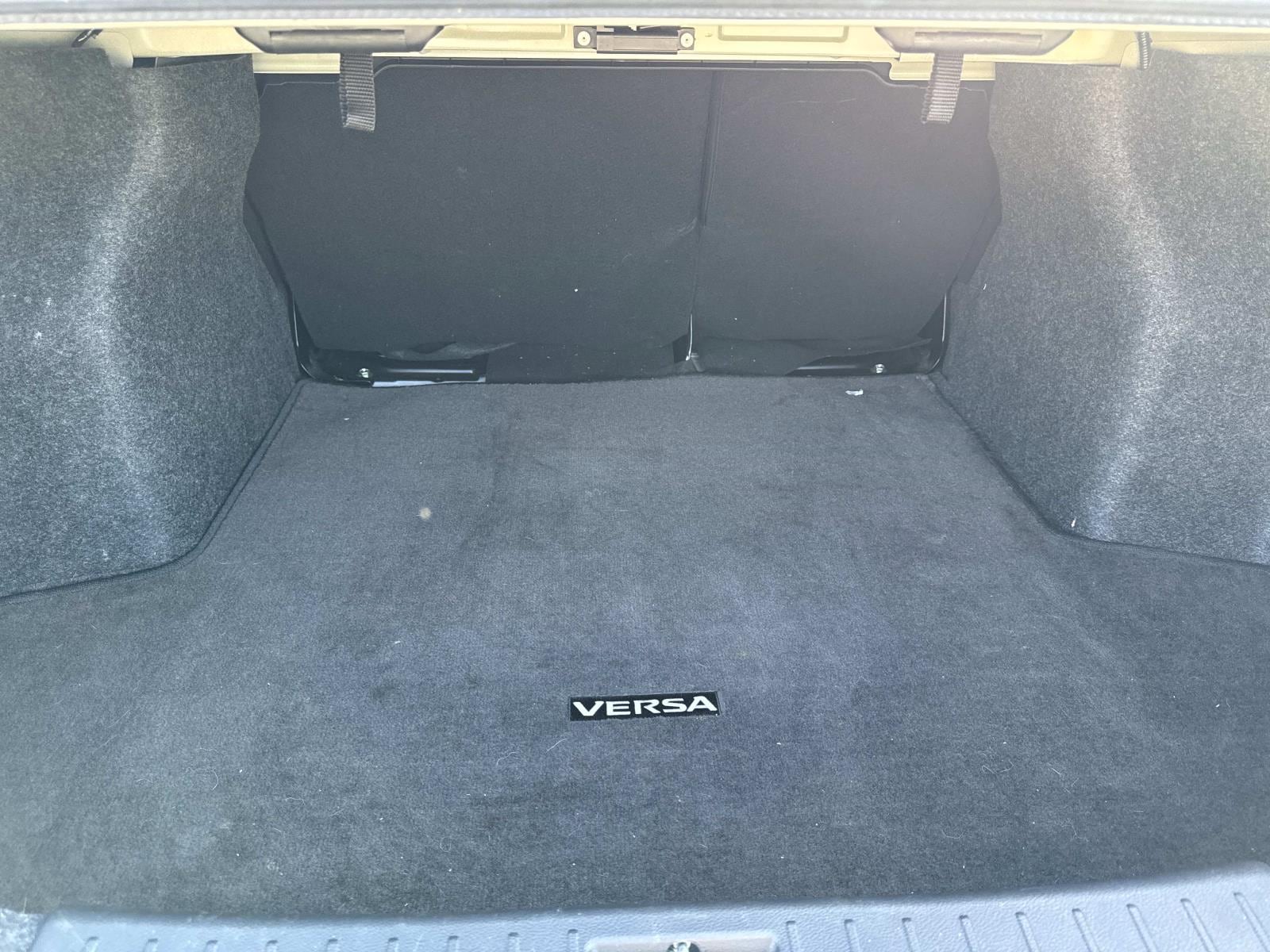 2024 Nissan Versa Sedan SV - Photo 12
