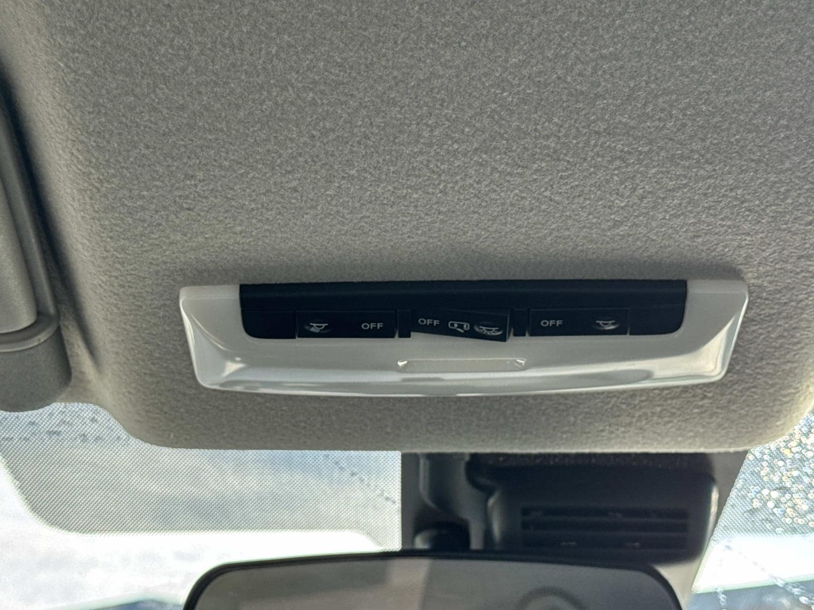 2024 Nissan Versa Sedan SV - Photo 17