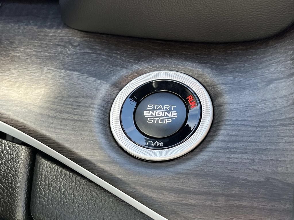2025 Jeep Grand Cherokee Limited - Photo 30
