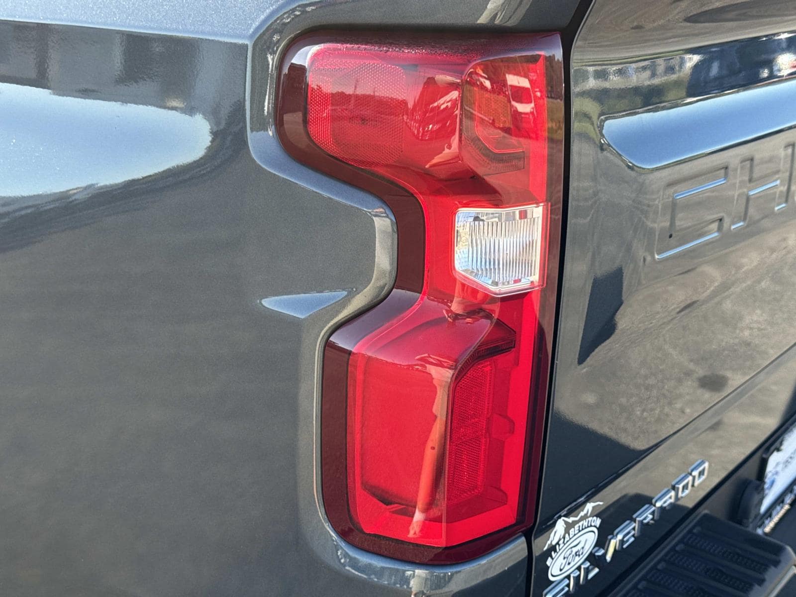 2019 Chevrolet Silverado 1500 RST - Photo 10