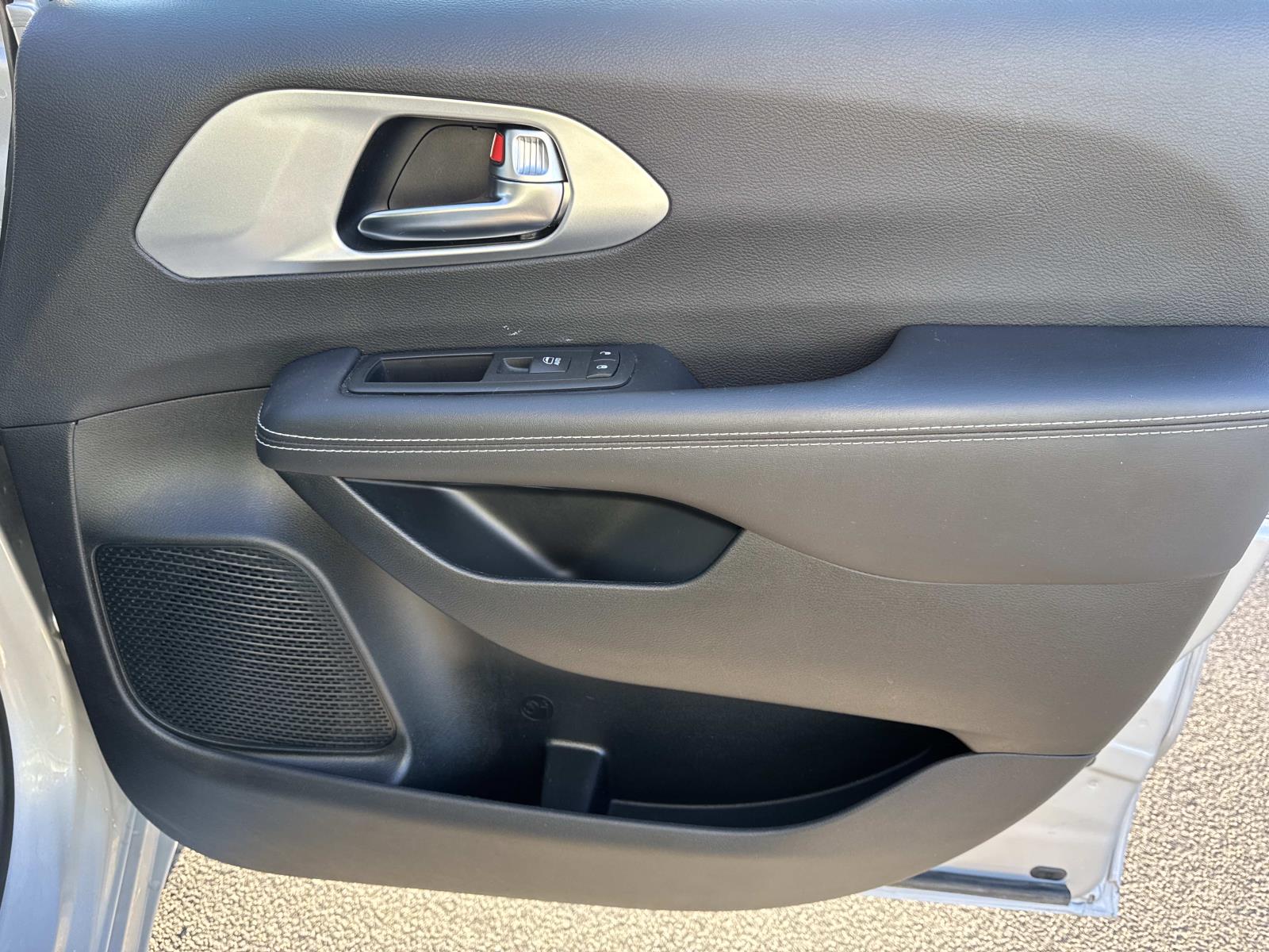 2026 Chrysler Pacifica Limited - Photo 25