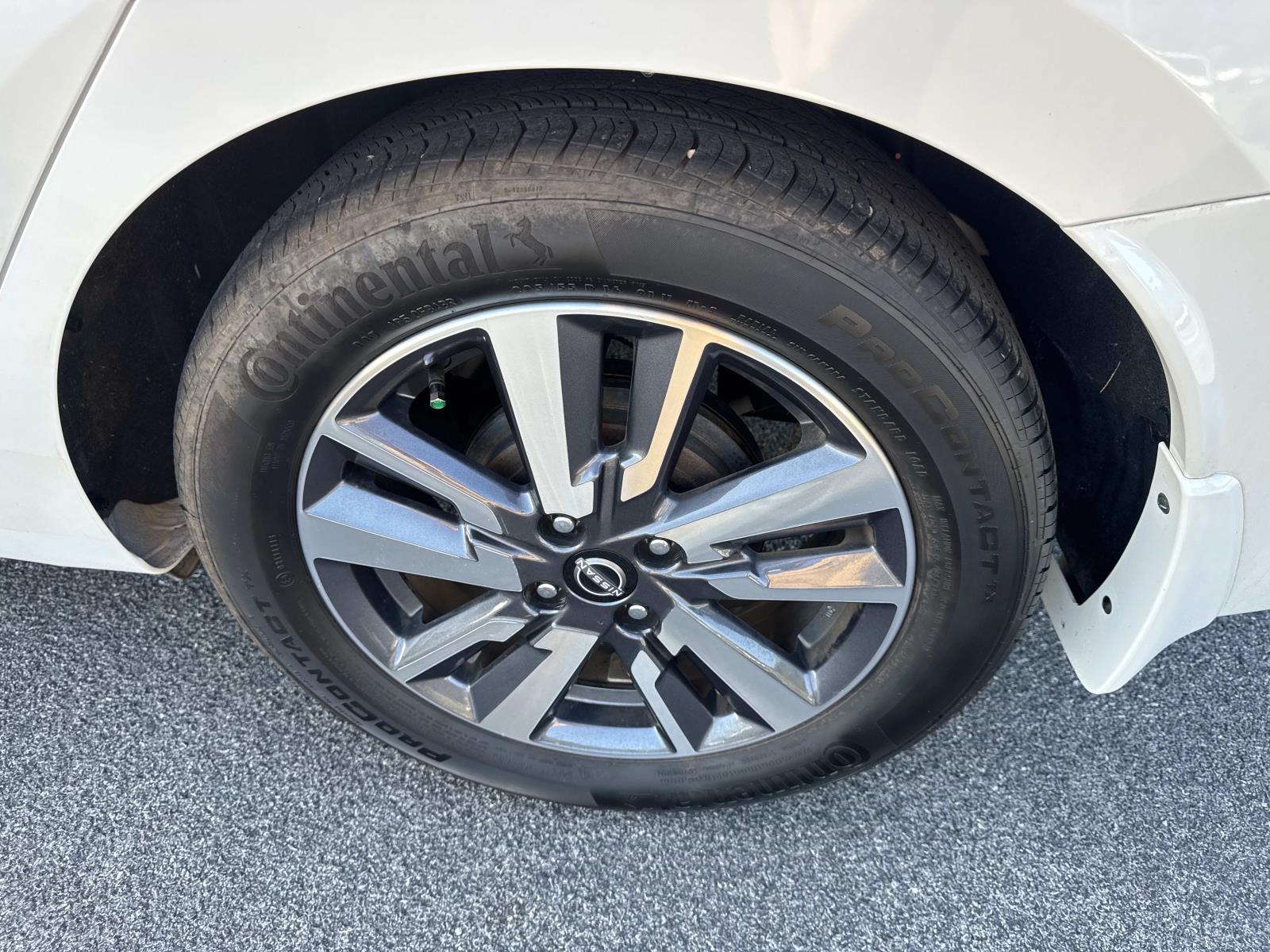 2024 Nissan Versa Sedan SV - Photo 11