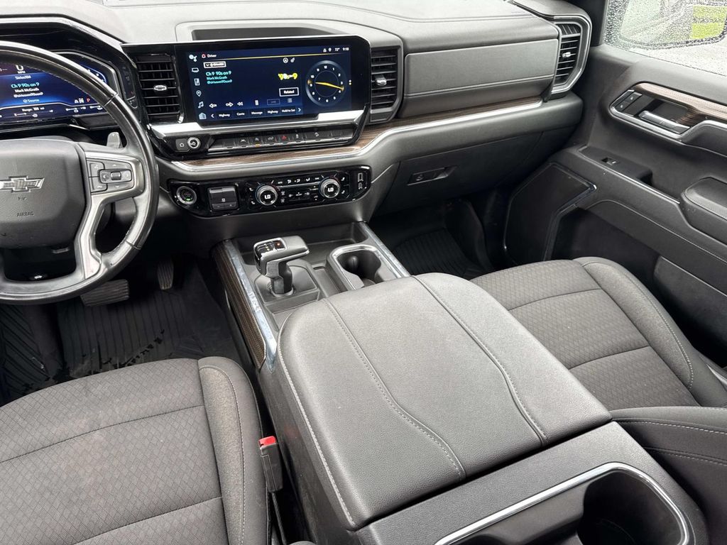 2023 Chevrolet Silverado 1500 RST - Photo 15