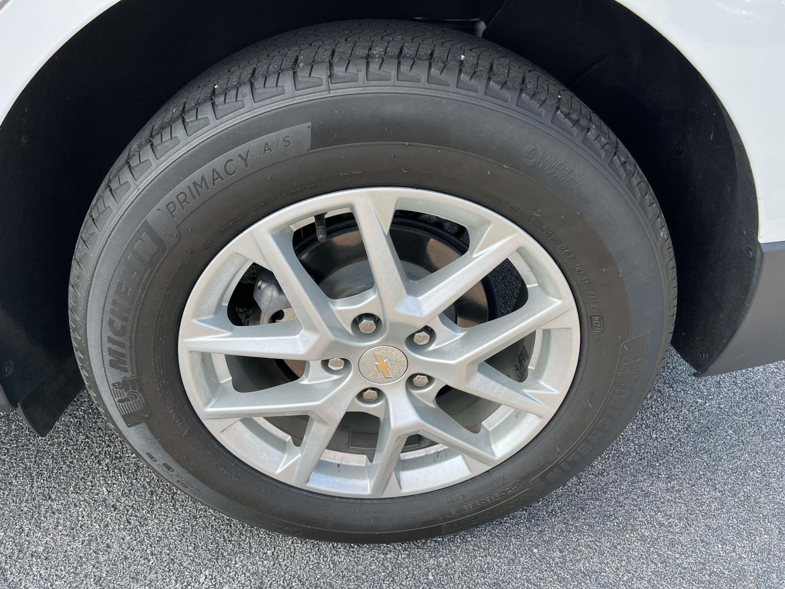 2023 Chevrolet Equinox LS - Photo 11