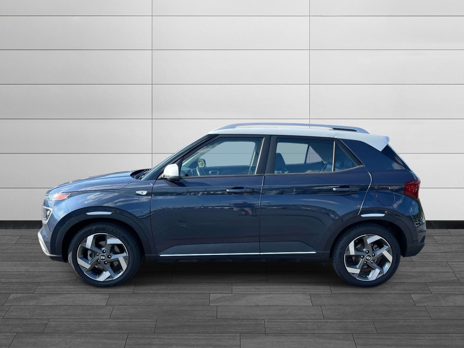2022 Hyundai Venue Limited - Photo 6