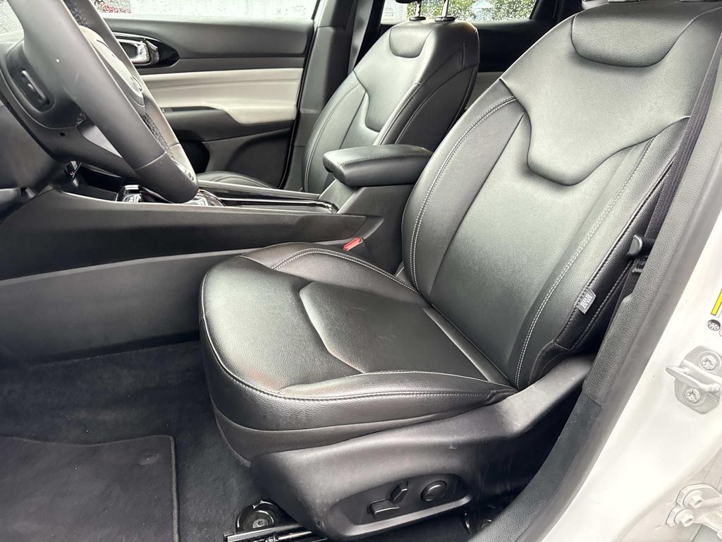 2025 Jeep Compass Limited - Photo 28