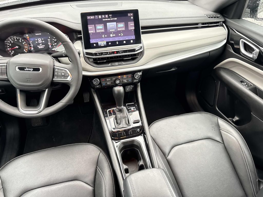 2025 Jeep Compass Limited - Photo 14