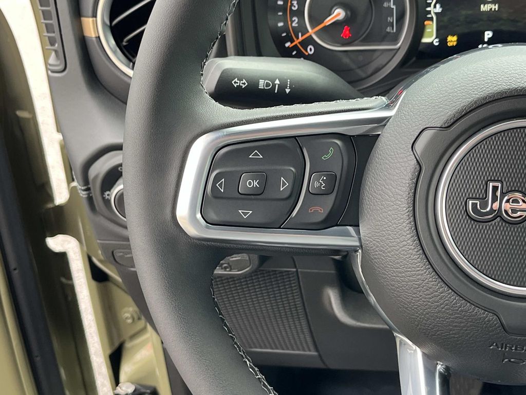 2026 Jeep Wrangler 4-Door Sahara - Photo 21