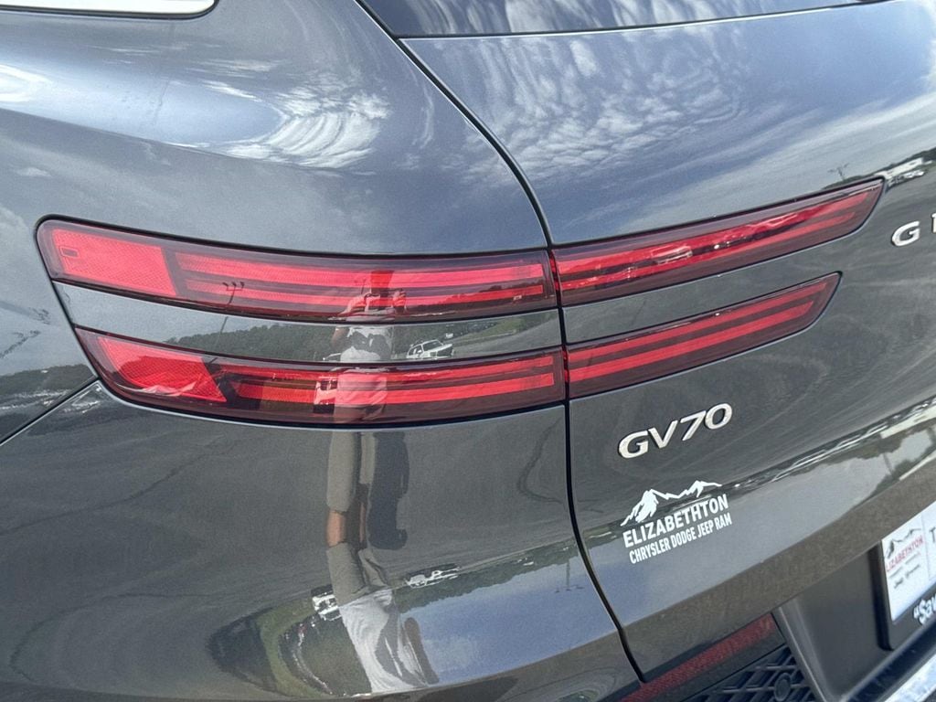 2025 GENESIS GV70 Standard - Photo 10