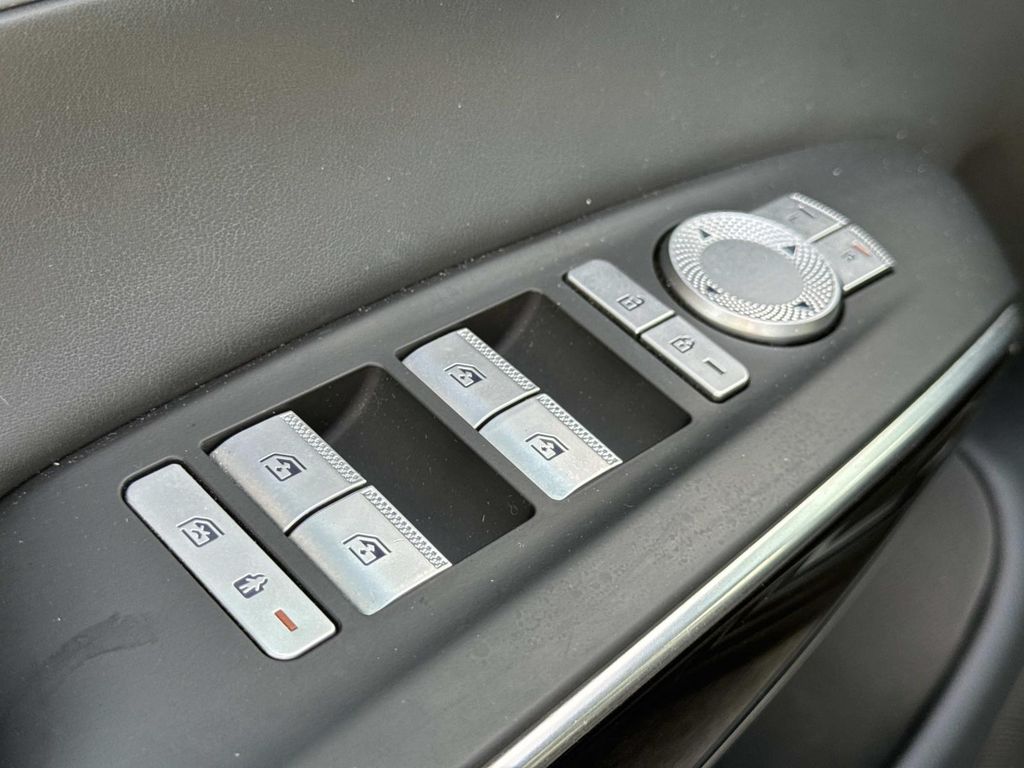 2025 GENESIS GV70 Standard - Photo 29