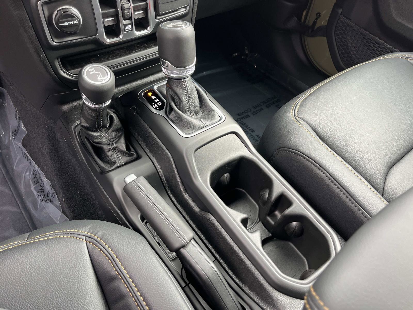 2026 Jeep Wrangler 4-Door Sahara - Photo 24