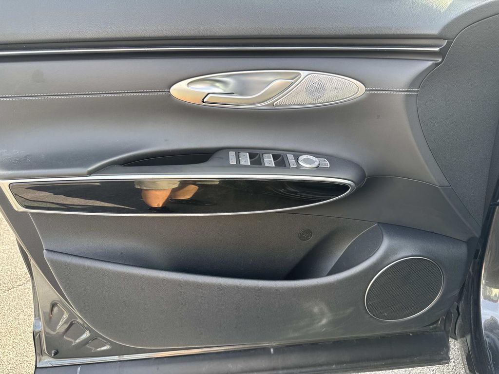 2025 GENESIS GV70 Standard - Photo 28