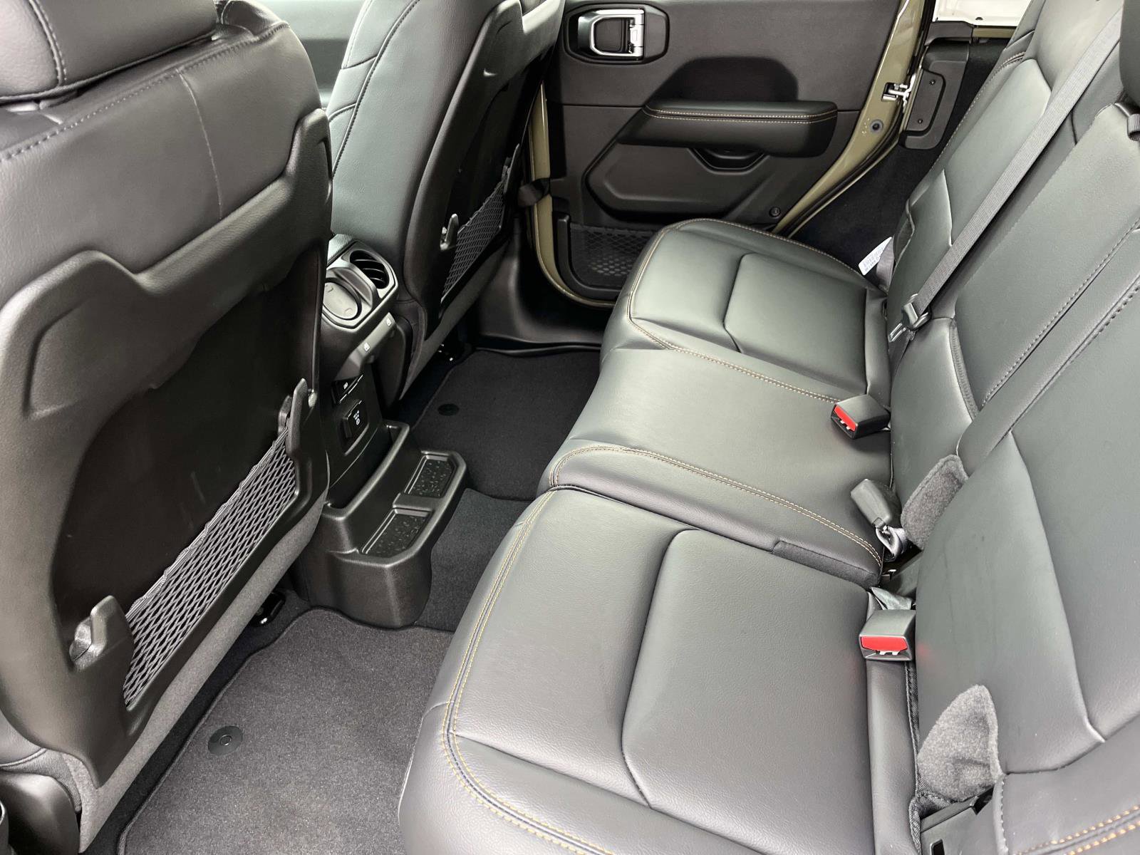 2026 Jeep Wrangler 4-Door Sahara - Photo 18