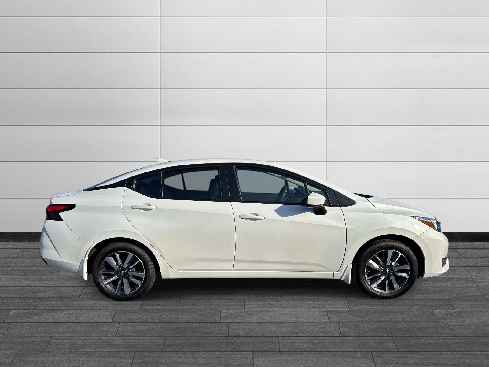 2024 Nissan Versa Sedan SV - Photo 2