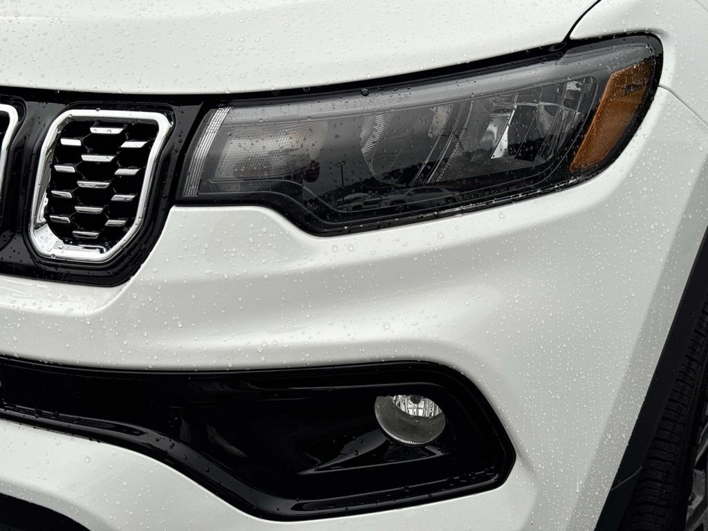 2025 Jeep Compass Limited - Photo 9