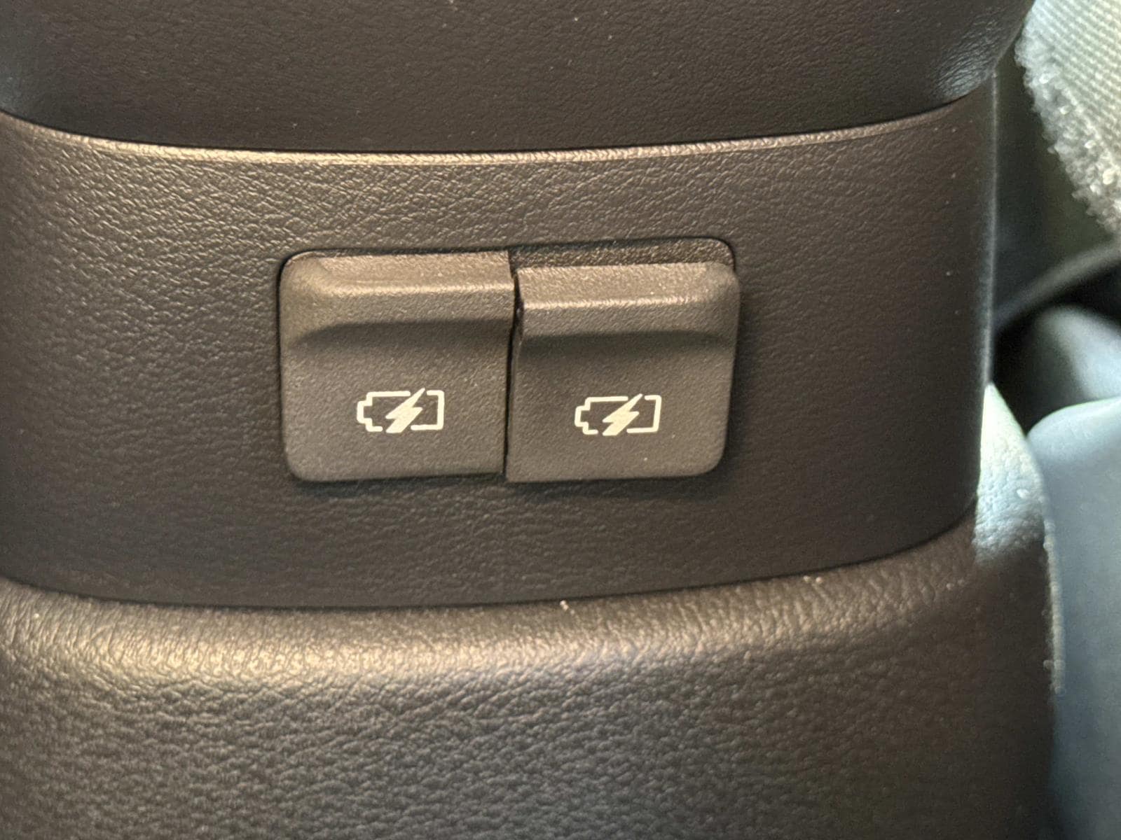 2025 Nissan KICKS PLAY Base - Photo 18