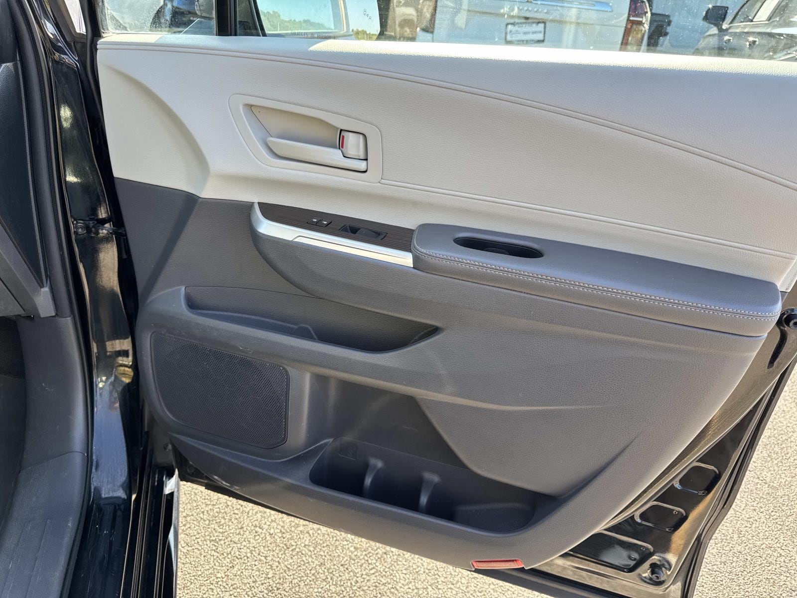 2021 Toyota Sienna LE - Photo 22
