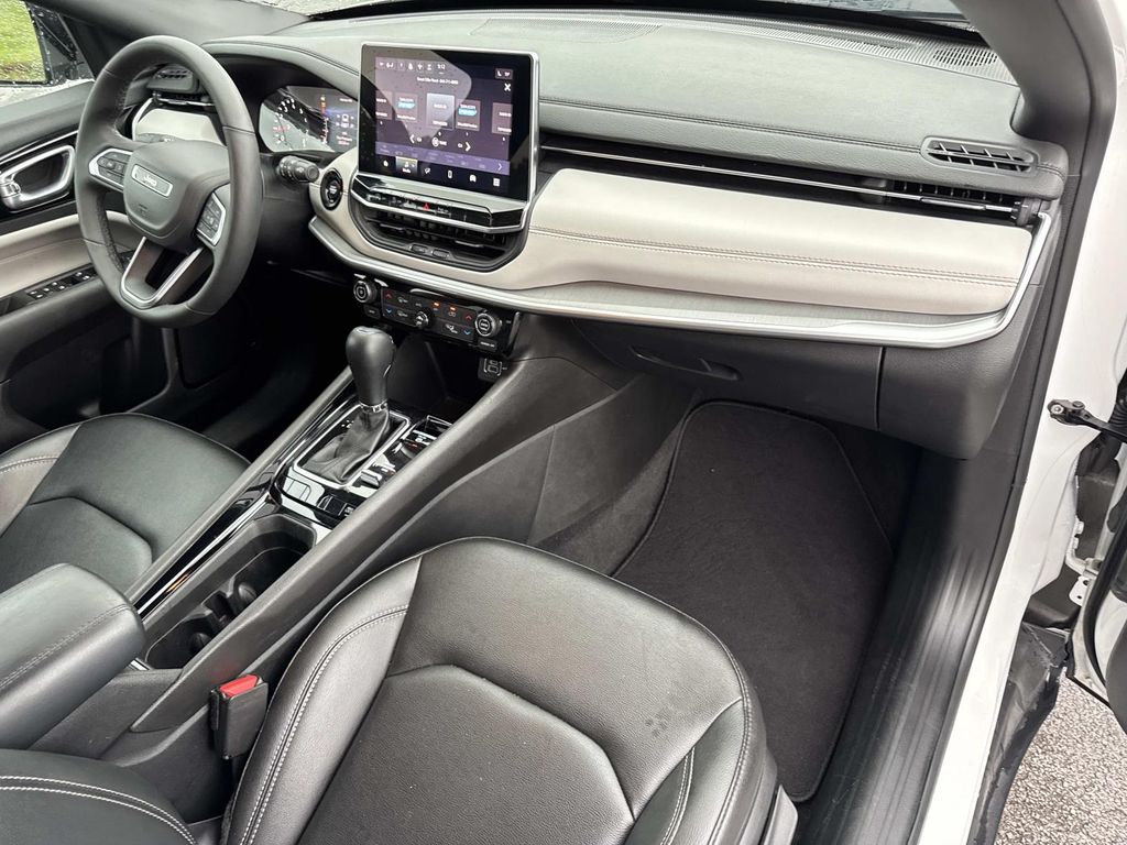 2025 Jeep Compass Limited - Photo 24
