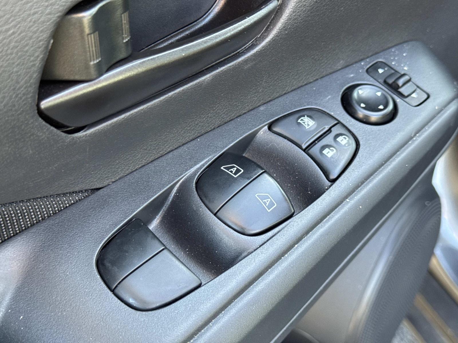 2025 Nissan KICKS PLAY Base - Photo 27