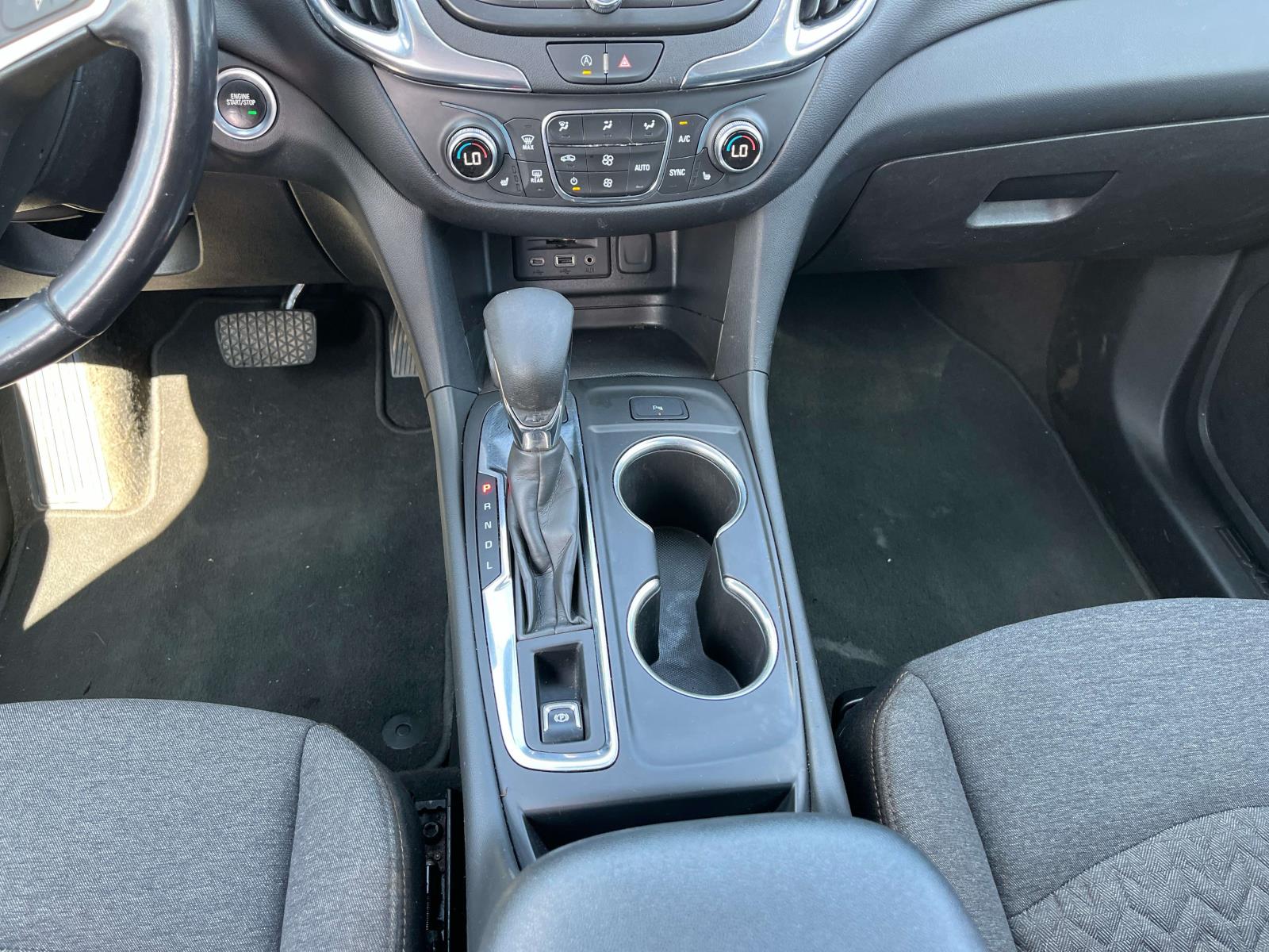 2022 Chevrolet Equinox LT - Photo 14