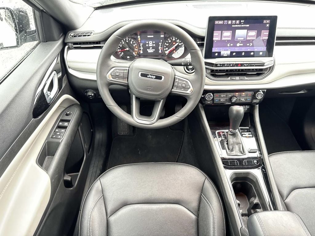 2025 Jeep Compass Limited - Photo 13