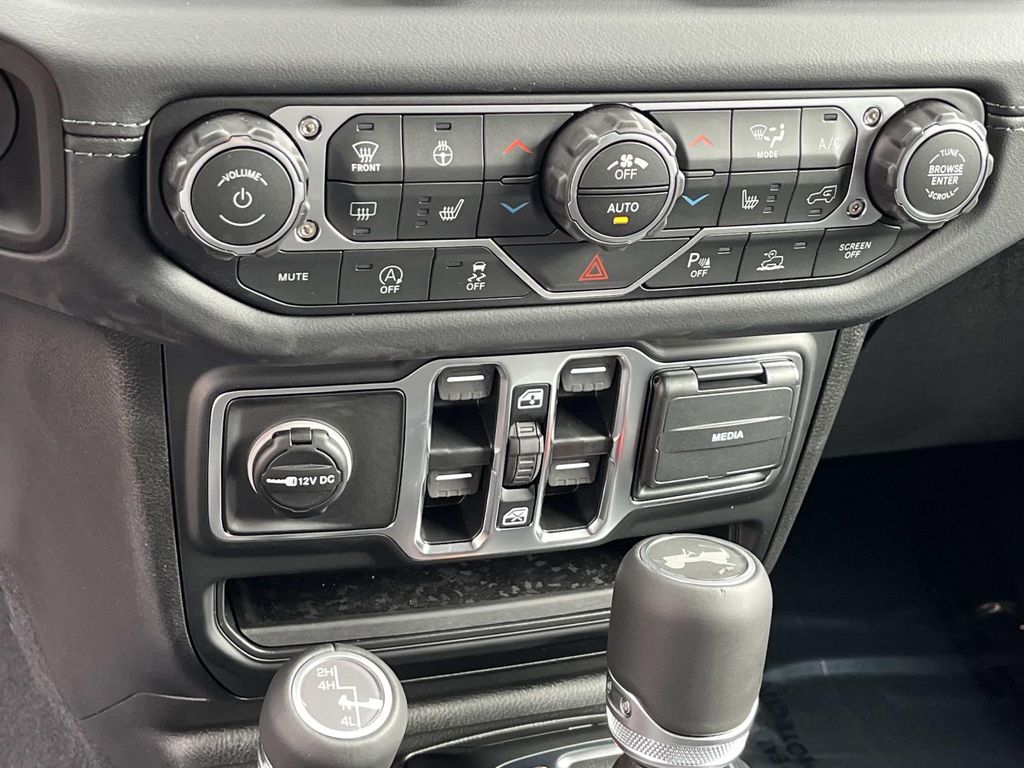 2026 Jeep Wrangler 4-Door Sahara - Photo 23