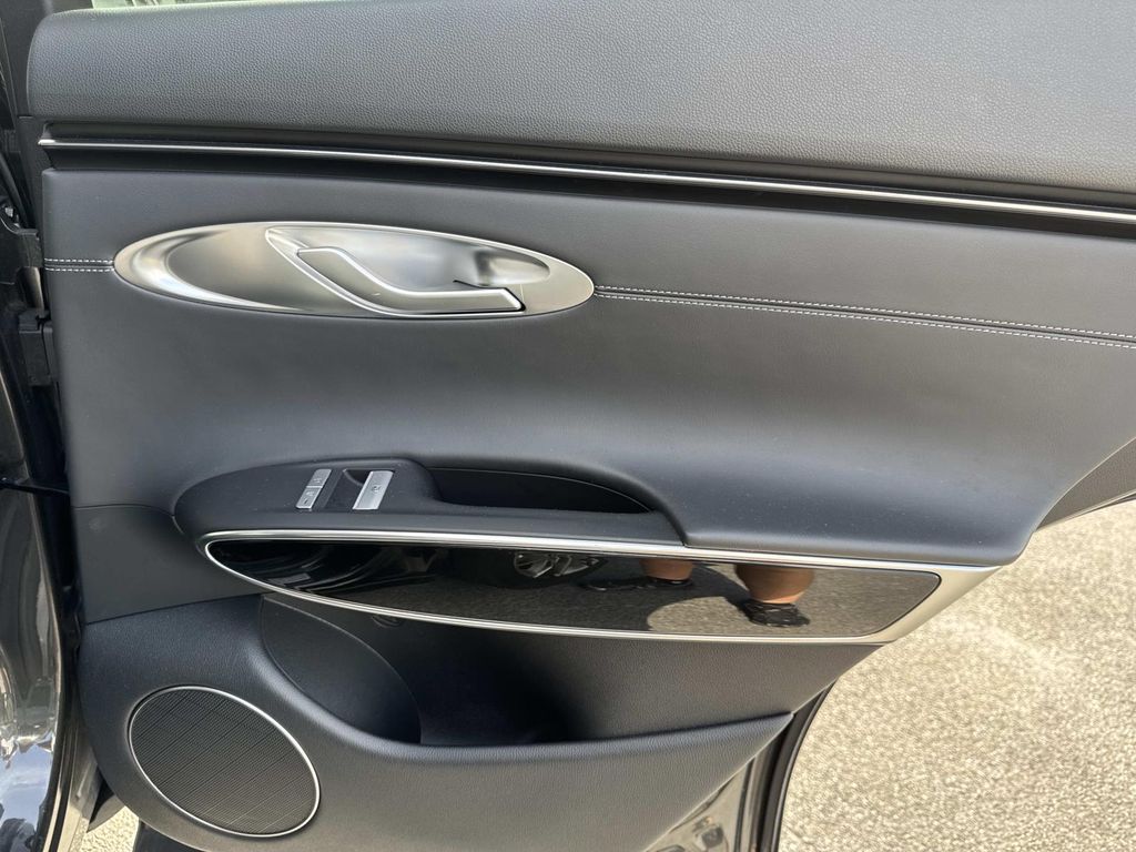 2025 GENESIS GV70 Standard - Photo 22