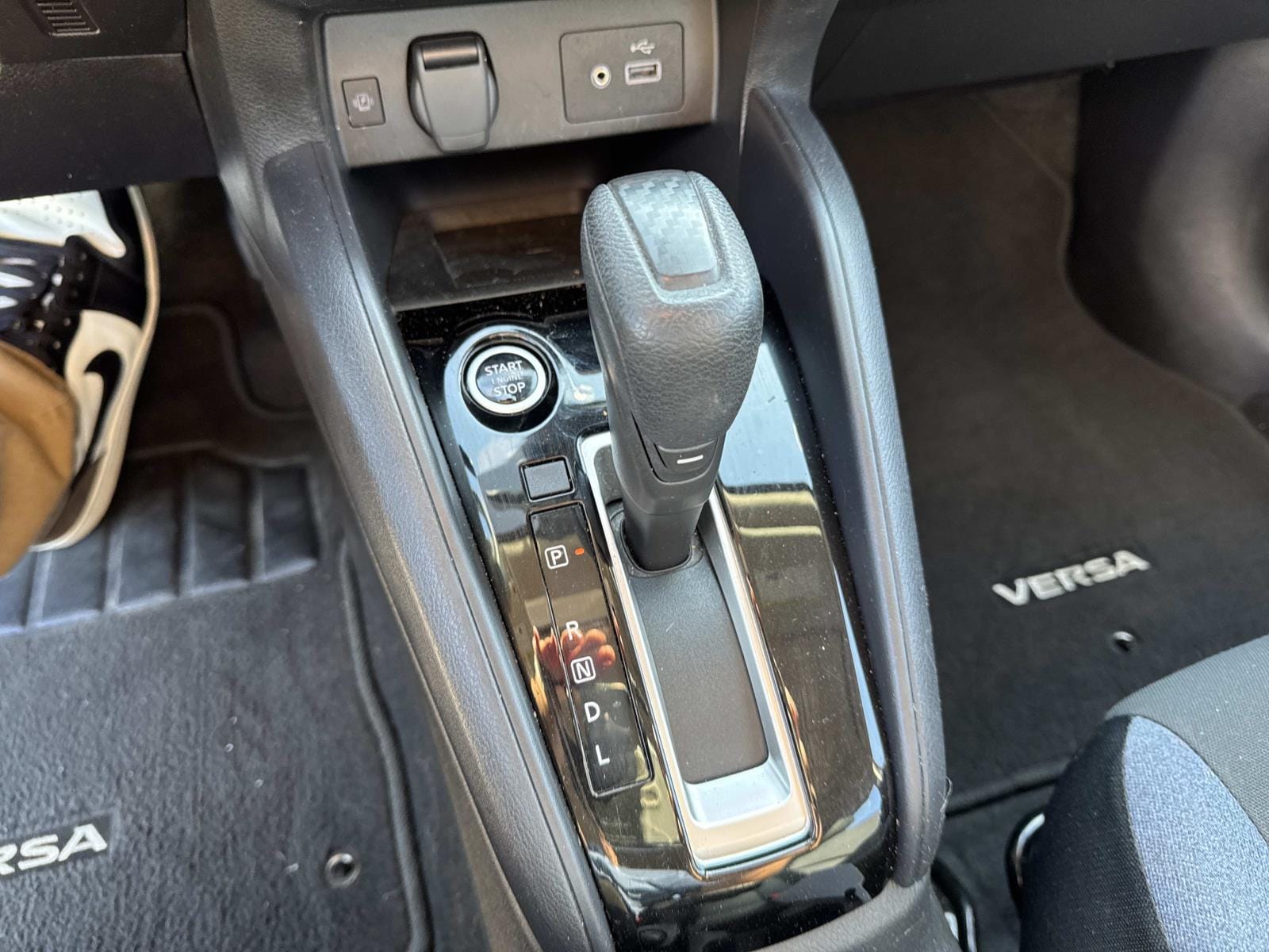 2024 Nissan Versa Sedan SV - Photo 34