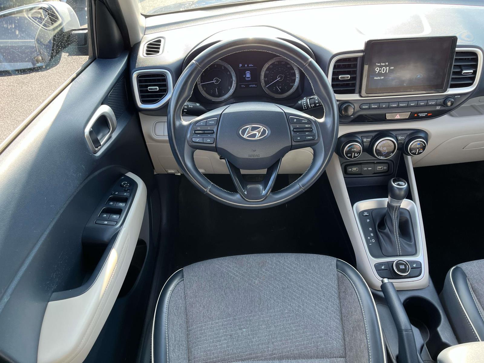 2022 Hyundai Venue Limited - Photo 12