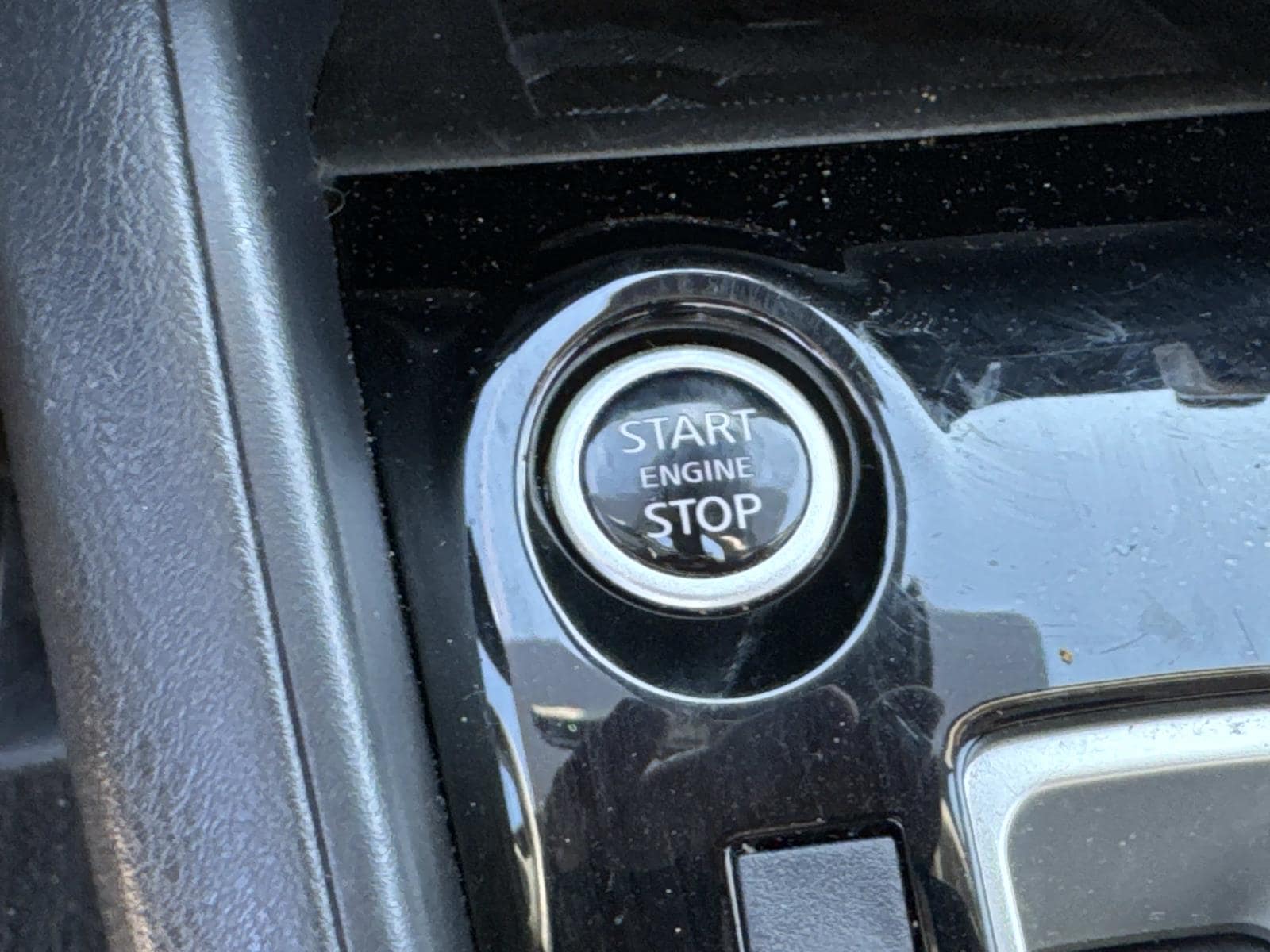2024 Nissan Versa Sedan SV - Photo 33