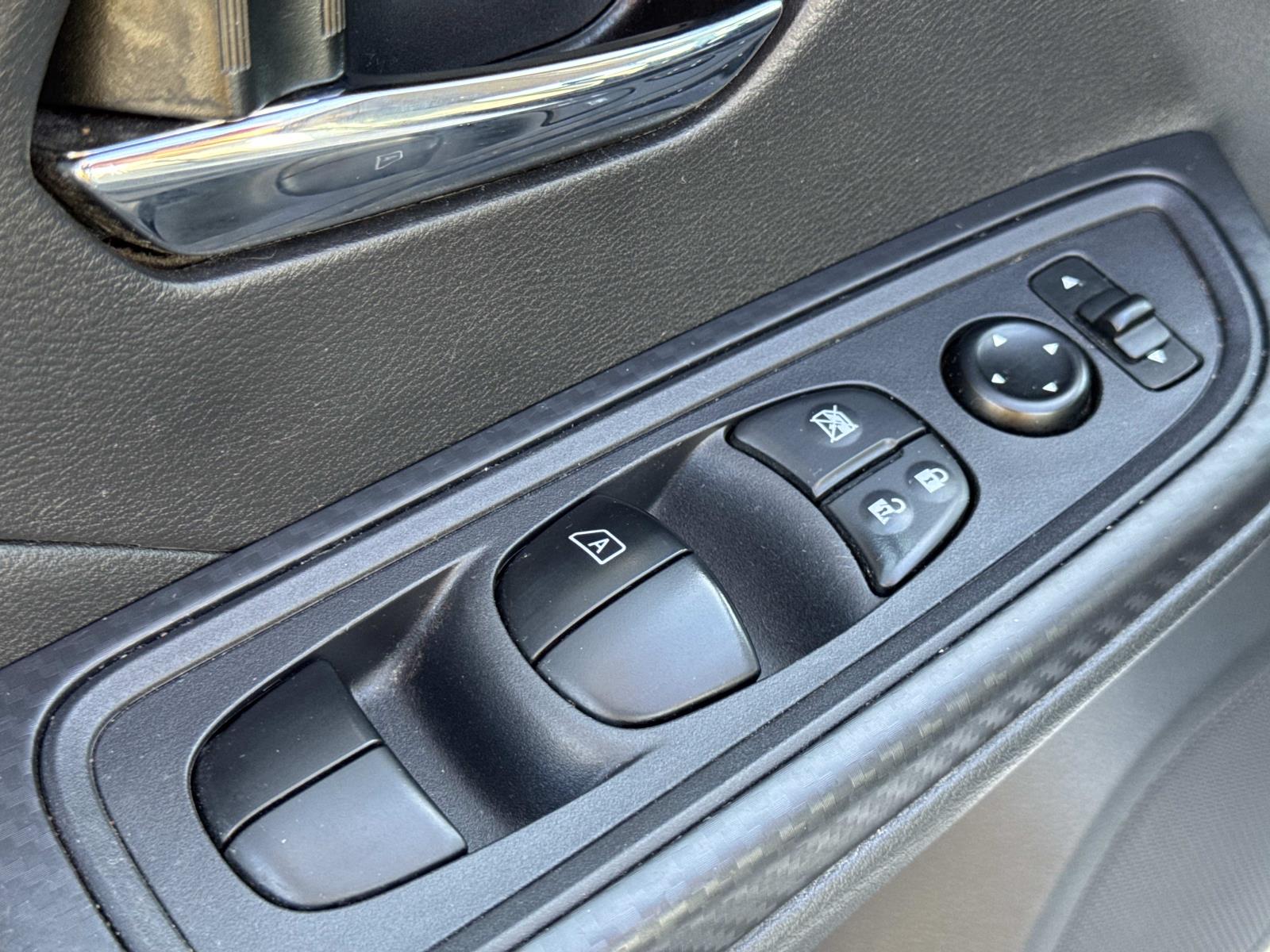 2024 Nissan Versa Sedan SV - Photo 27