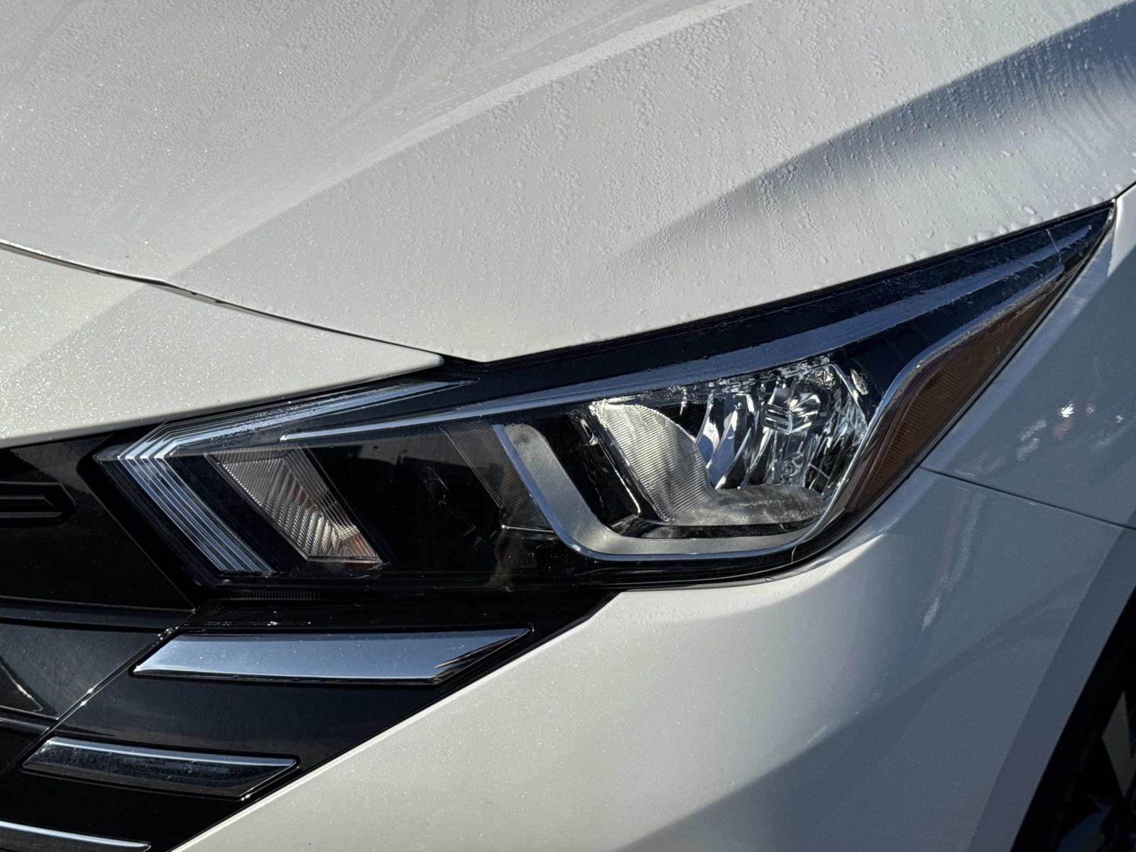 2024 Nissan Versa Sedan SV - Photo 9