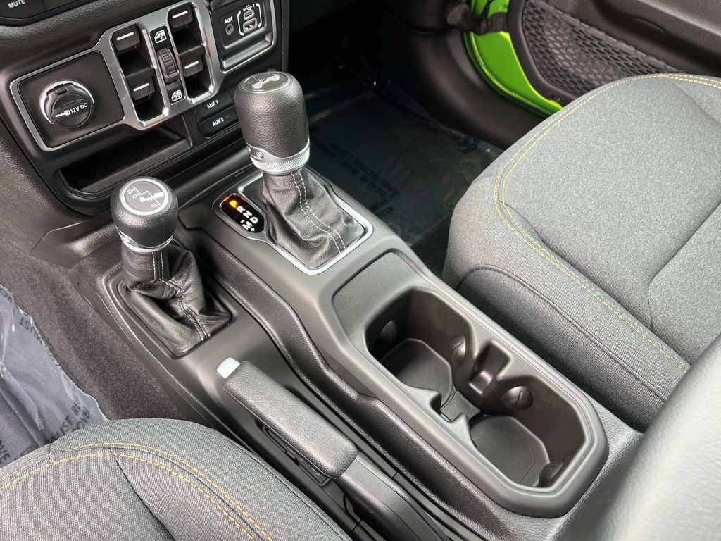 2025 Jeep Wrangler 4-Door Sport S - Photo 26