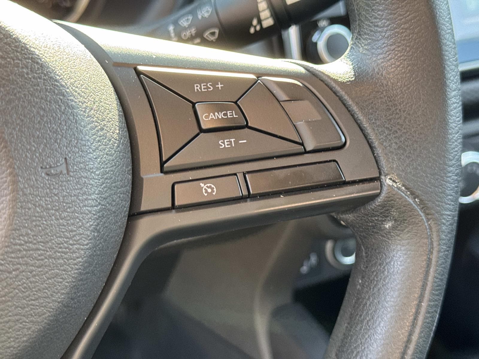 2025 Nissan KICKS PLAY Base - Photo 31