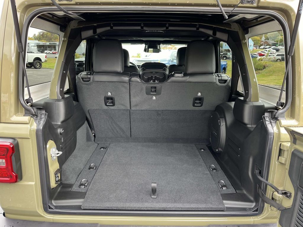 2026 Jeep Wrangler 4-Door Sahara - Photo 19